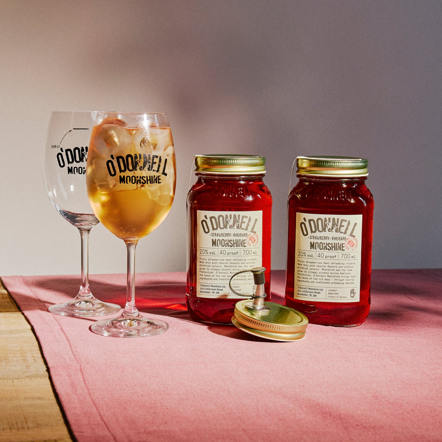 2 x 700ml Strawberry Rhubarb jars, 2 spritz glasses and pouring lids