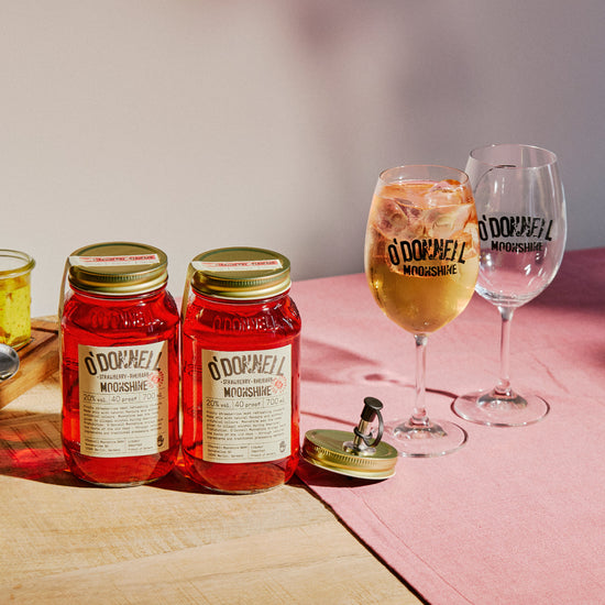 2 x 700ml Strawberry Rhubarb jars, 2 spritz glasses and pouring lids