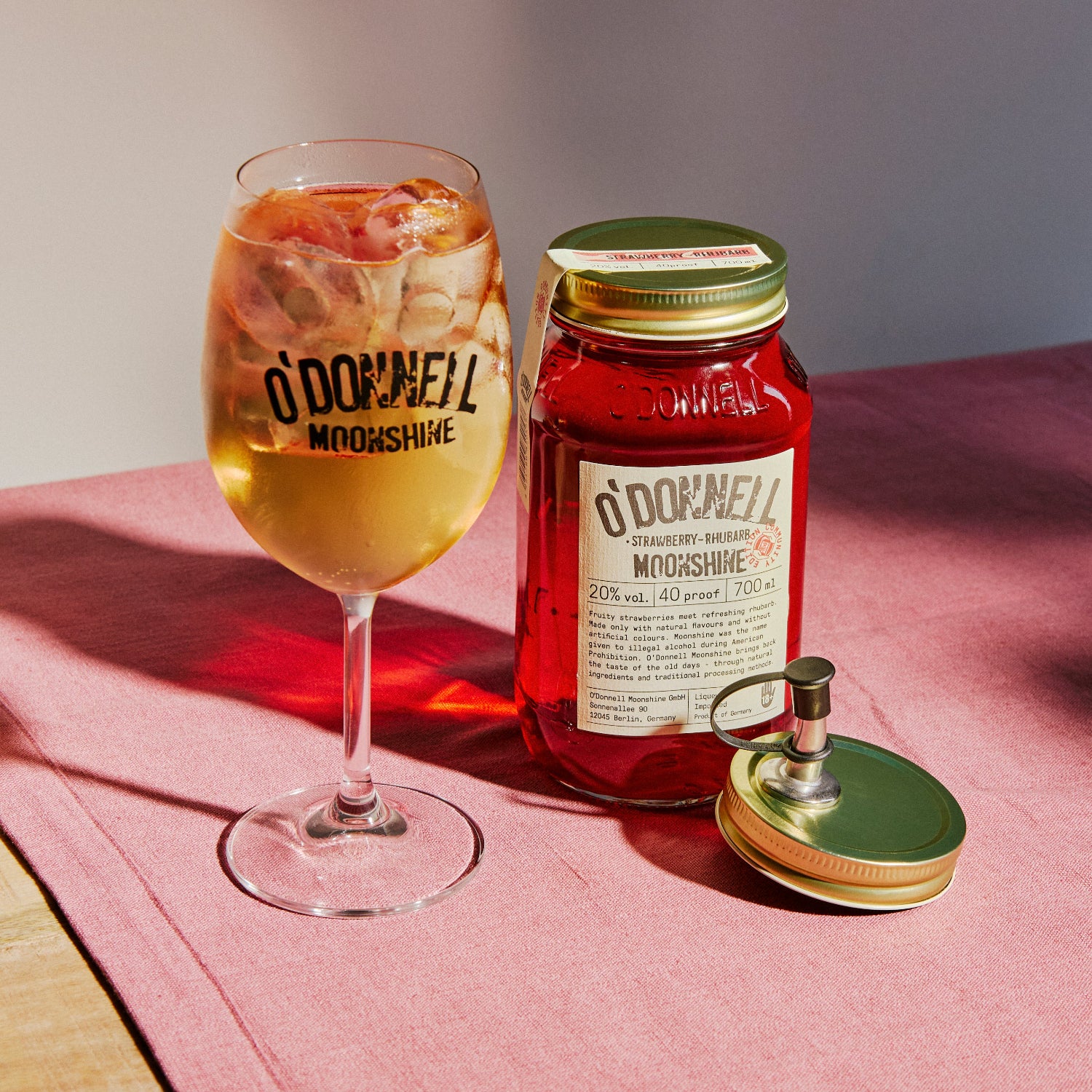 Strawberry Rhubarb 700ml, Spritz glass and pouring lid