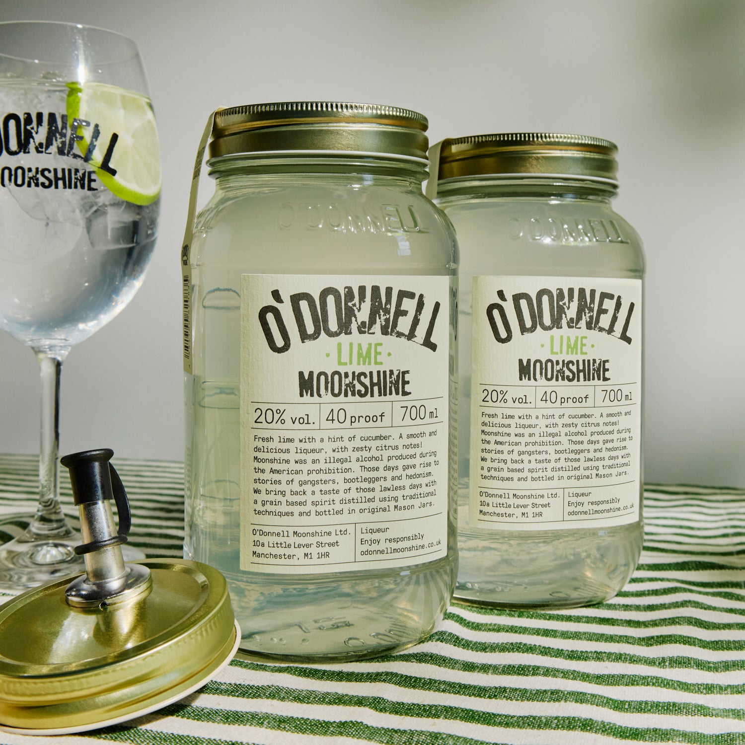 O'Donnell Moonshine Lime Liqueur im Set of 2 presented as a cocktail 