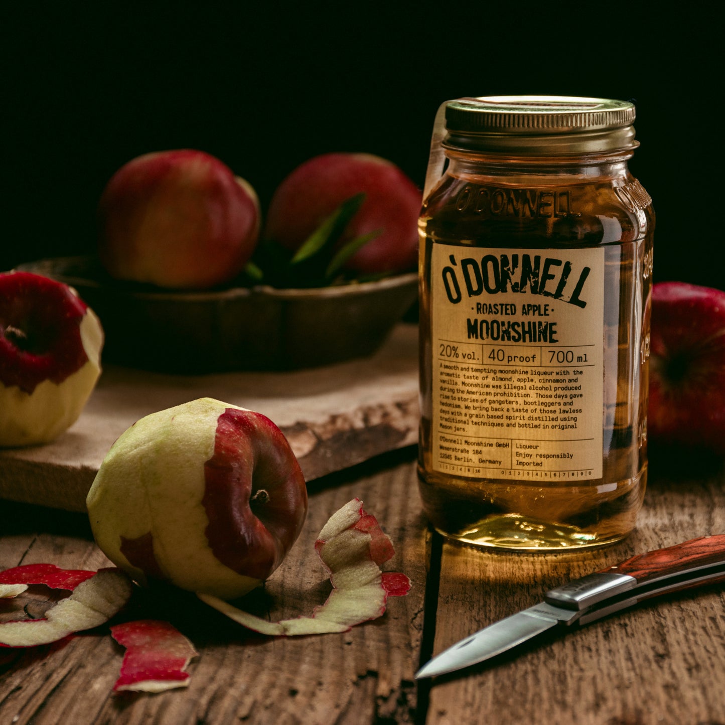 O'Donnell Moonshine Roasted Apple mood image with apples